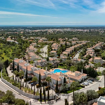 Townhouse Sasha بيت للعطل *