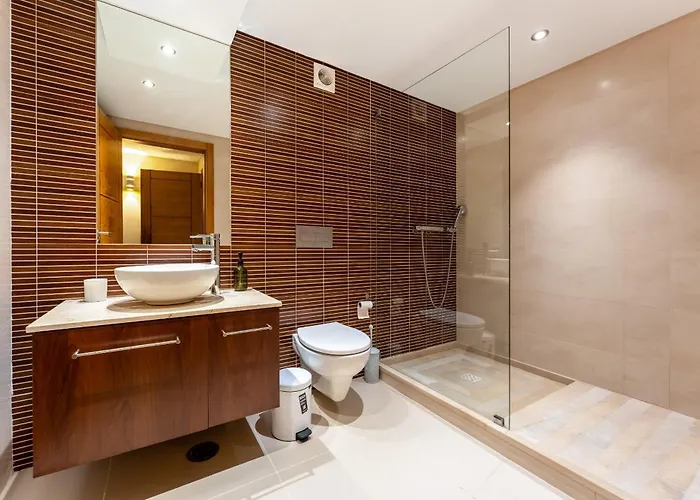 Townhouse Sasha 別荘 アルマンシル