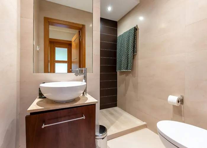 Townhouse Sasha アルマンシル