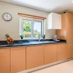 펜션 Townhouse Sasha 알만실